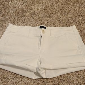 American Eagle White Shortie shorts